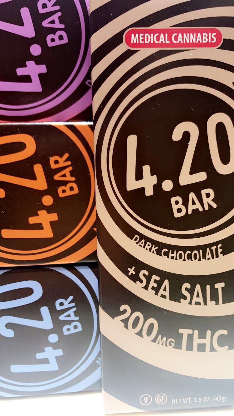 edible-dark-chocolate-2b-sea-salt-4-20-bar-200mg