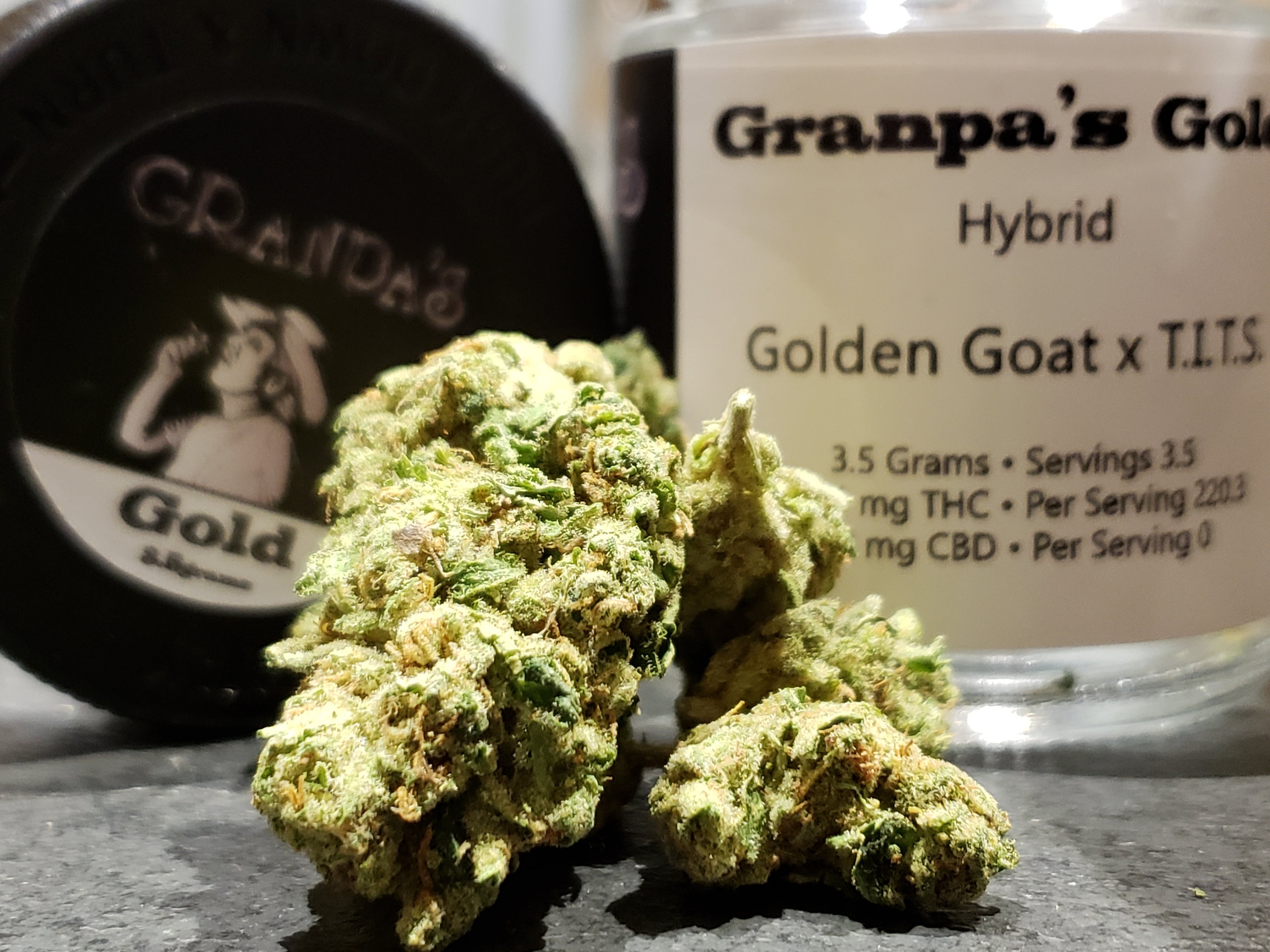 hybrid-grandpas-gold-22-25thc-grandpas-finest